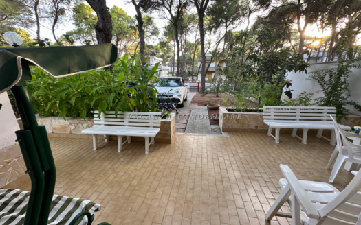 Villa Bifamiliare di 100 mq con Giardino di 600 mq nella Pineta di Castellaneta Marina
